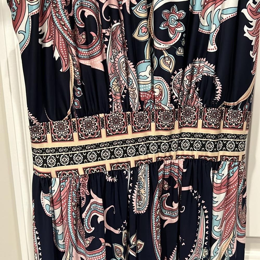 Beautiful paisley Maxi dress - Picture 7 of 10